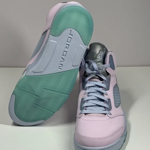 The Air Jordan 5 Easter (2022) - Picture 9 of 10